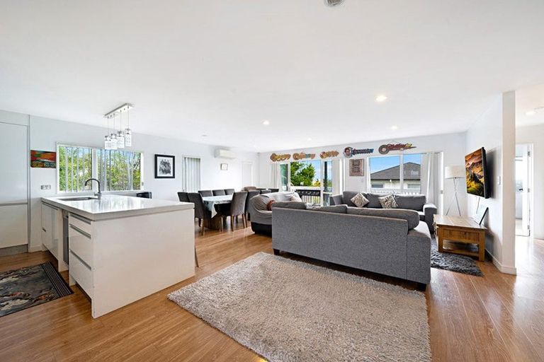 Photo of property in 115 Babich Road North, Ranui, Auckland, 0612