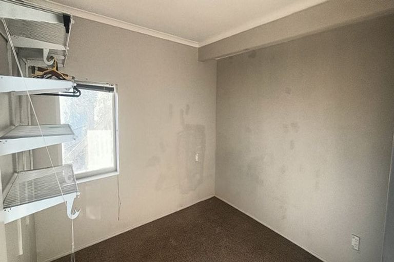 Photo of property in 120 Nicholson Road, Khandallah, Wellington, 6035