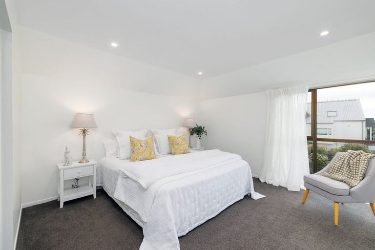 Photo of property in 11 Beachville Road, Redcliffs, Christchurch, 8081