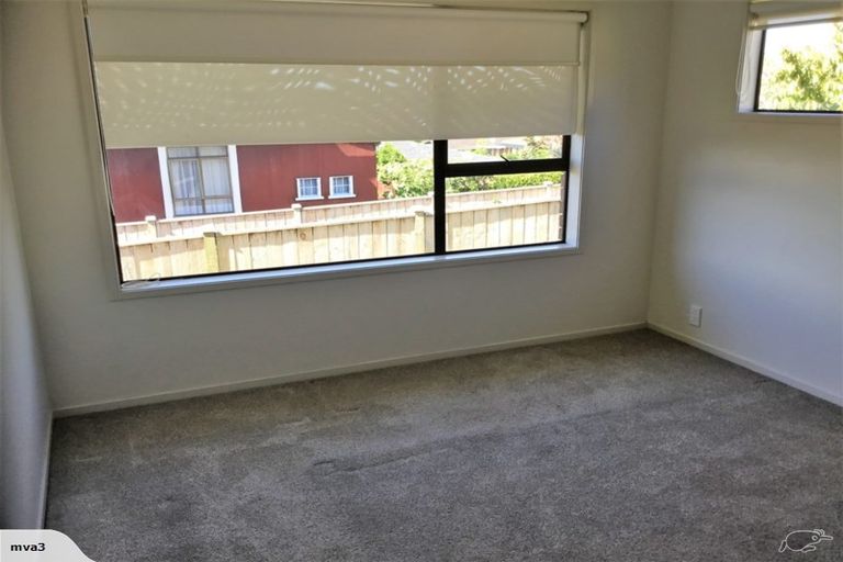 Photo of property in 24a East Coast Road, Milford, Auckland, 0620