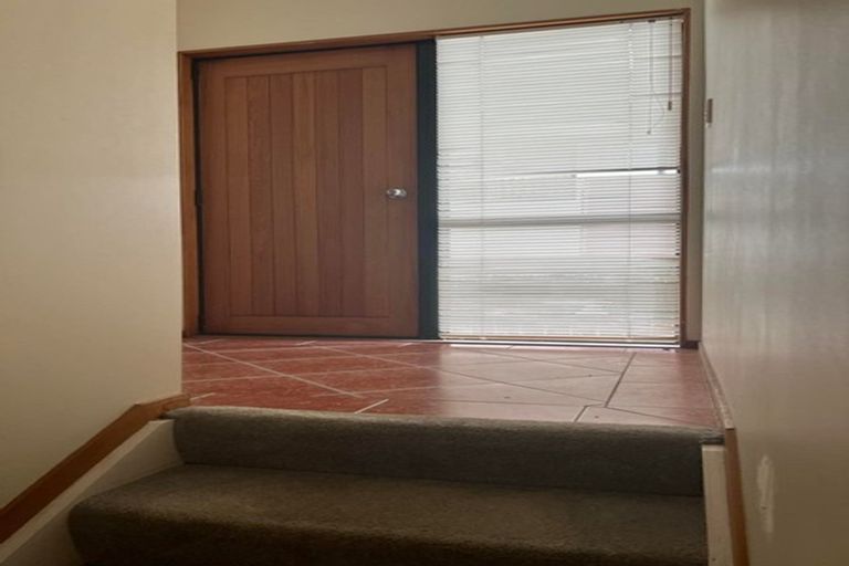 Photo of property in 6/96 William Bayes Place, Red Beach, 0932