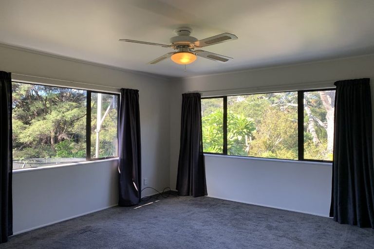 Photo of property in 2/20 Lagoon Way, West Harbour, Auckland, 0618