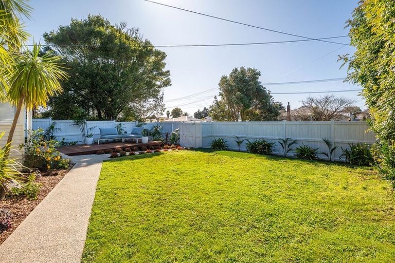 Photo of property in 28 Haig Avenue, Mount Roskill, Auckland, 1041