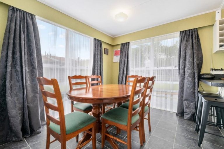 Photo of property in 9 Waihi Place, Westbrook, Palmerston North, 4412