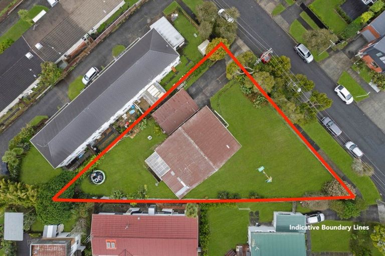 Photo of property in 11 Miro Street, New Lynn, Auckland, 0600