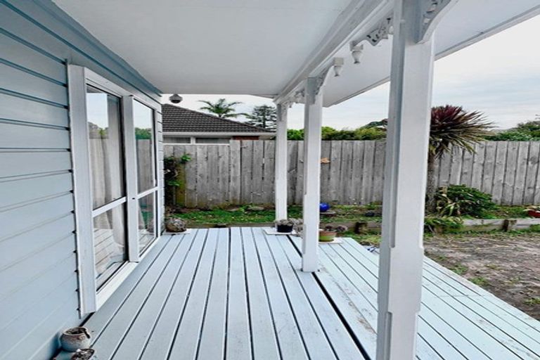 Photo of property in 64 Bleakhouse Road, Bucklands Beach, Auckland, 2014