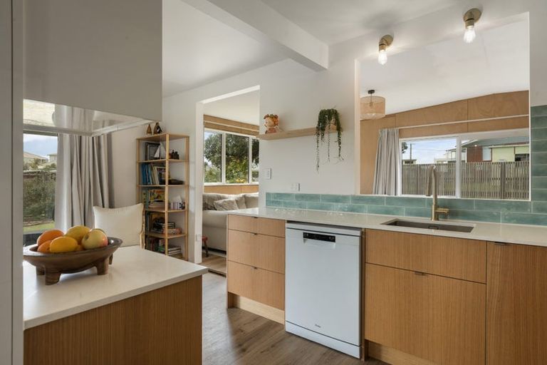 Photo of property in 5 Waiiti Avenue, Waihi Beach, 3611