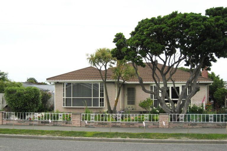 Photo of property in 40 Malta Crescent, South New Brighton, Christchurch, 8062