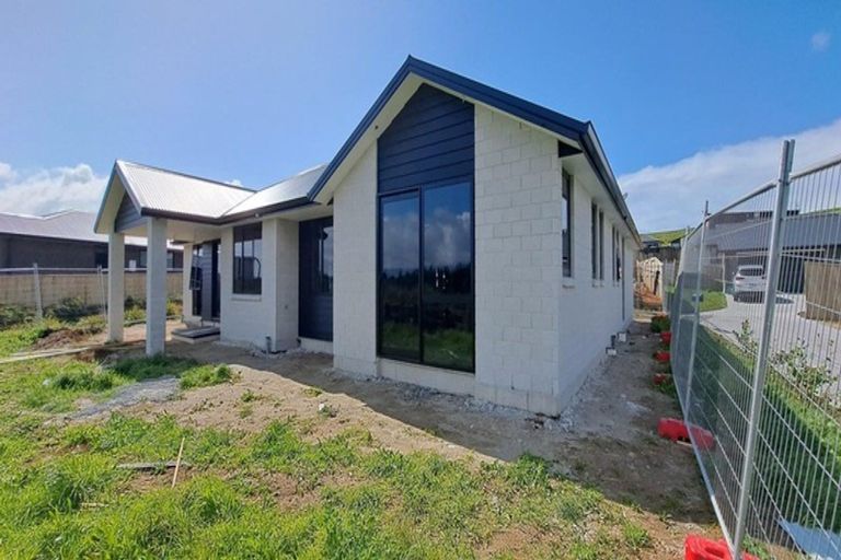 Photo of property in 17 Anglers Way, Omokoroa, 3114