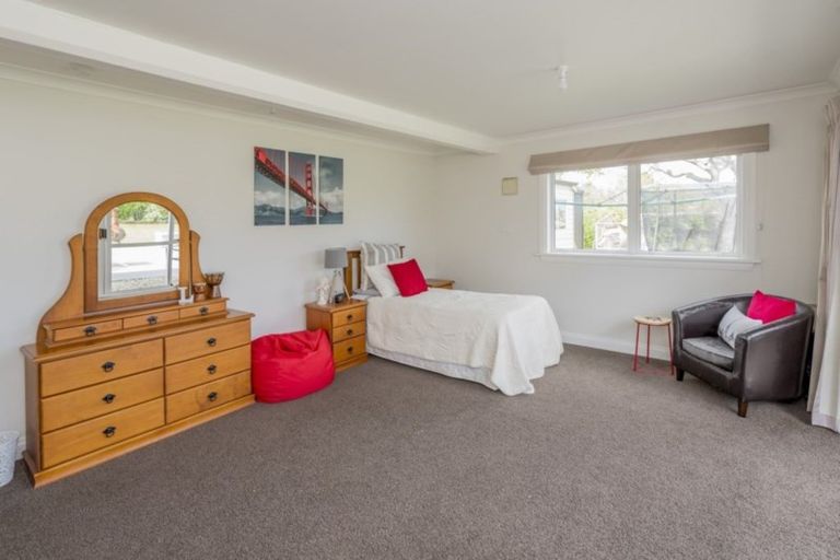 Photo of property in 47 Kawiu Road, Levin, 5510