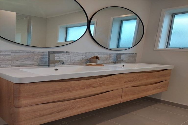 Photo of property in 1/166 Pigeon Mountain Road, Half Moon Bay, Auckland, 2012