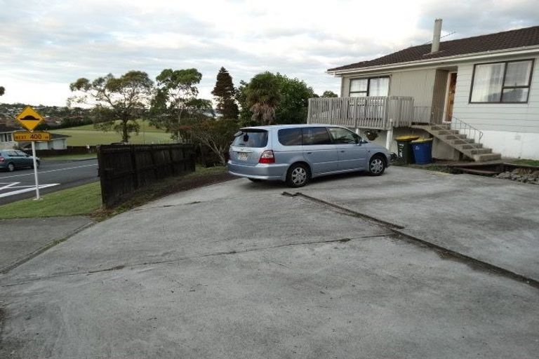 Photo of property in 28 Beauchamp Drive, Massey, Auckland, 0614