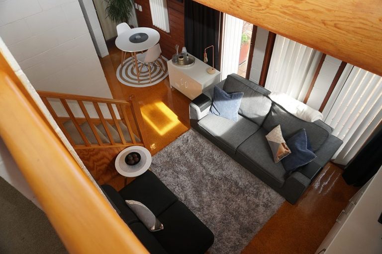 Photo of property in 5a Pohutukawa Avenue, Shelly Park, Auckland, 2014