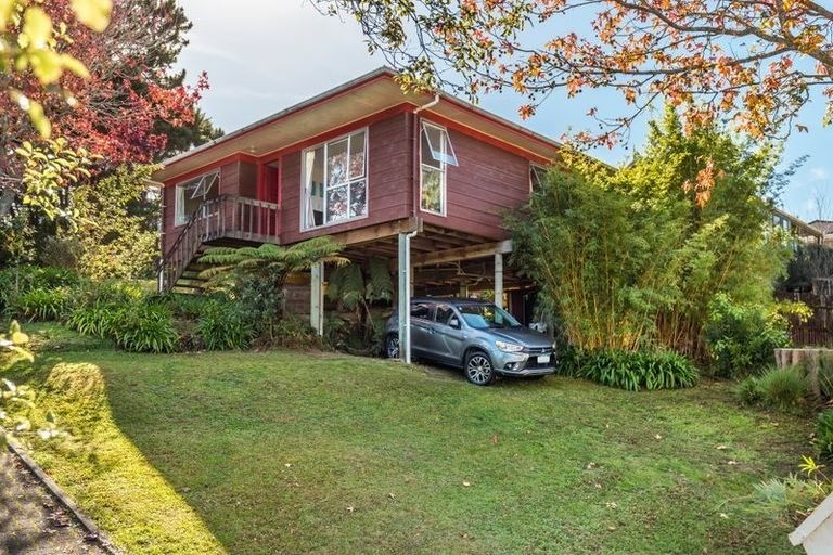 Photo of property in 27 Glen Vista Place, Bayview, Auckland, 0629