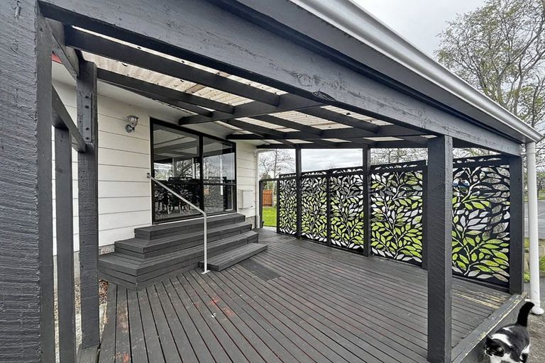 Photo of property in 39 Rhodes Drive, Kelvin Grove, Palmerston North, 4414