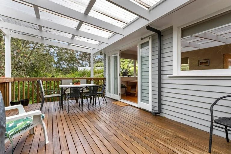 Photo of property in 199 Woodlands Park Road, Titirangi, Auckland, 0604