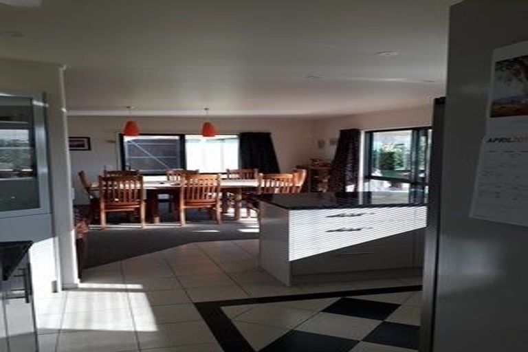 Photo of property in 67 Pyle Road West, One Tree Point, 0118