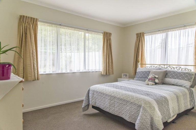 Photo of property in 39 Tington Avenue, Wattle Downs, Auckland, 2103