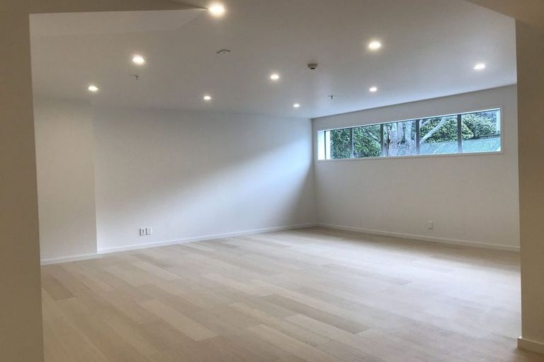 Photo of property in Quantum On Thorndon Quay, 163 Thorndon Quay, Pipitea, Wellington, 6011