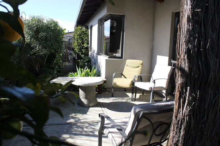 Photo of property in 2 Saint Hill Lane, Havelock North, 4130