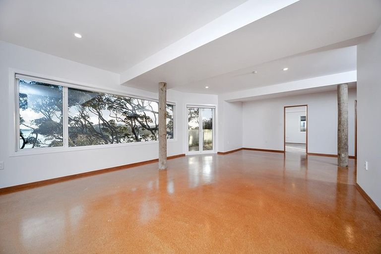 Photo of property in 74 Queen Street, Northcote Point, Auckland, 0627