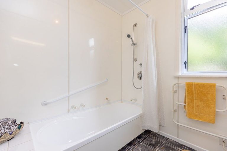 Photo of property in 6 Grey Street, College Estate, Whanganui, 4500