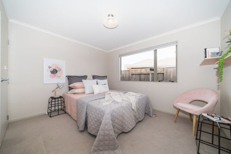 Photo of property in 46 Branigan Parade, Kelvin Grove, Palmerston North, 4414