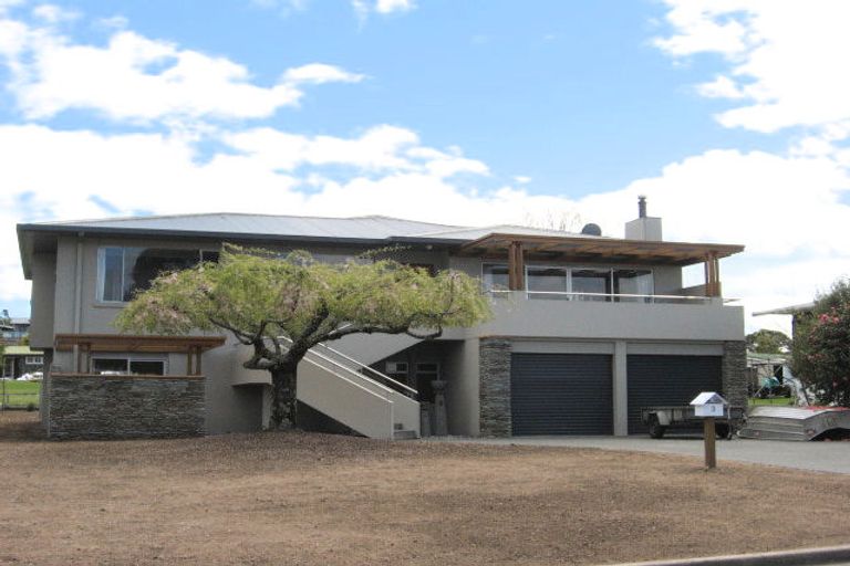 Photo of property in 3 Winston Street, Acacia Bay, Taupo, 3330