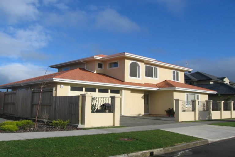 Photo of property in 130 Ruapehu Drive, Fitzherbert, Palmerston North, 4410