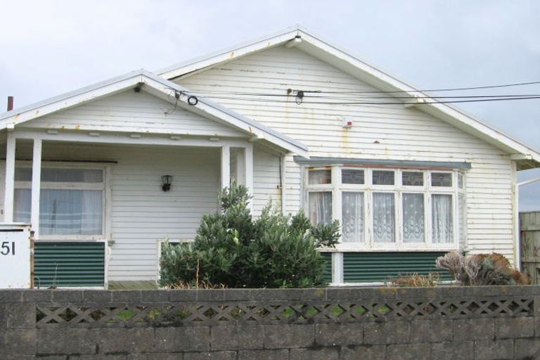 Photo of property in 4/49 Apu Crescent, Lyall Bay, Wellington, 6022