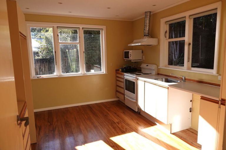 Photo of property in 231 Whites Line East, Waiwhetu, Lower Hutt, 5010