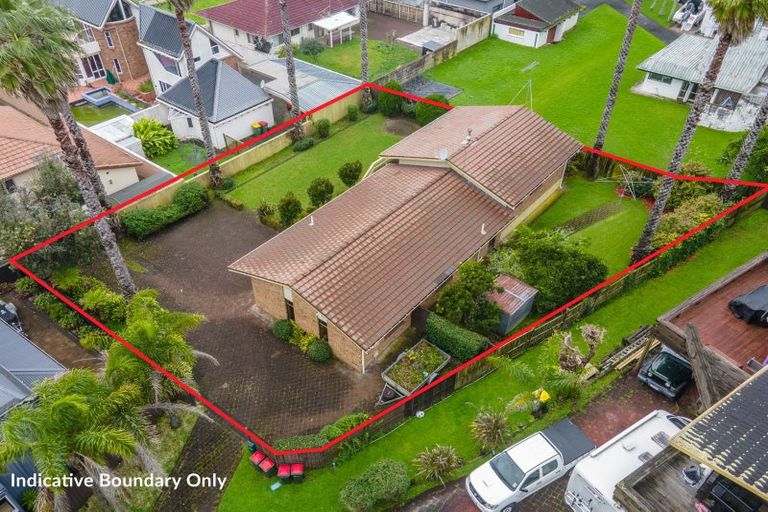 Photo of property in 22 Rogers Avenue, Eastern Beach, Auckland, 2012