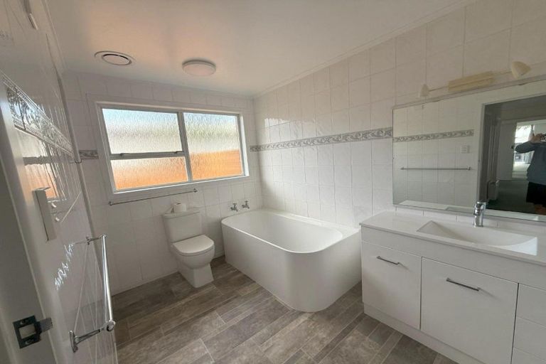 Photo of property in 104 Pendarves Street, New Plymouth, 4310