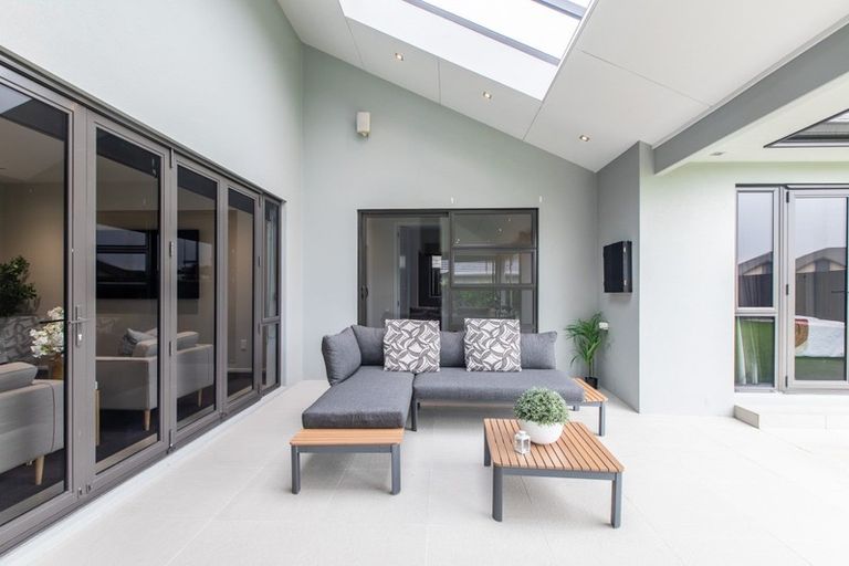 Photo of property in 14 Amberley Place, Flagstaff, Hamilton, 3210