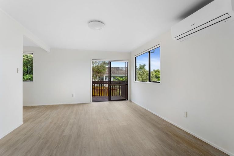 Photo of property in 2/73 Luanda Drive, Ranui, Auckland, 0612