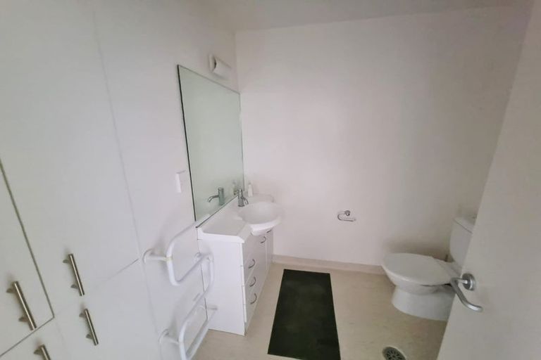 Photo of property in Terrace Heights Apartments, 2/163p The Terrace, Wellington Central, Wellington, 6011