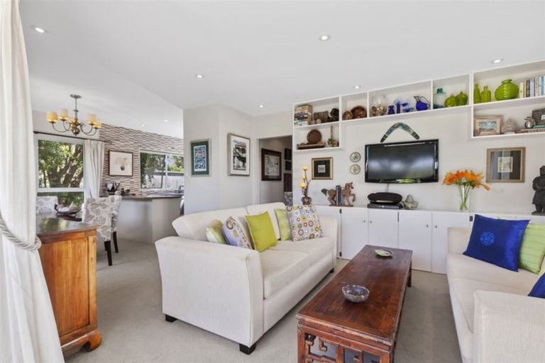 Photo of property in 1/86 Eversleigh Road, Belmont, Auckland, 0622