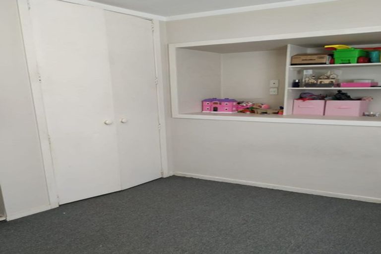 Photo of property in 1/83 Mcleod Road, Te Atatu South, Auckland, 0610