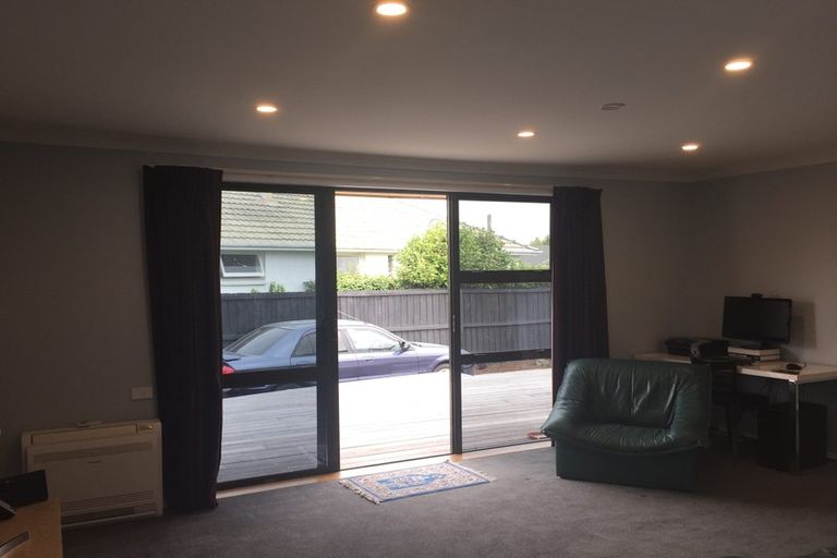 Photo of property in 87 Farquhars Road, Redwood, Christchurch, 8051