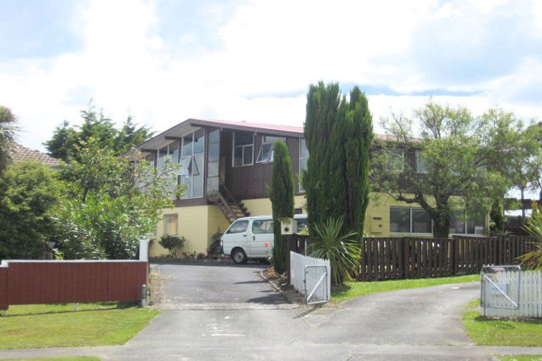 Photo of property in 26 Ewbank Place, Manurewa, Auckland, 2102