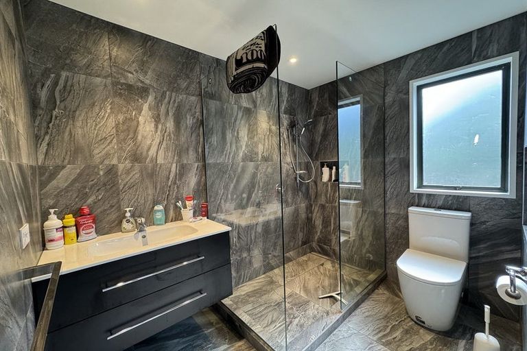 Photo of property in 34 Blue Gum Place, New Brighton, Christchurch, 8083