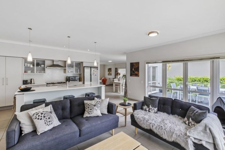 Photo of property in 4 Kensington Drive, Orewa, 0931
