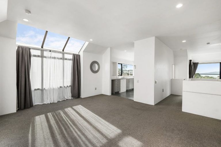 Photo of property in 2/173 East Coast Road, Castor Bay, Auckland, 0620