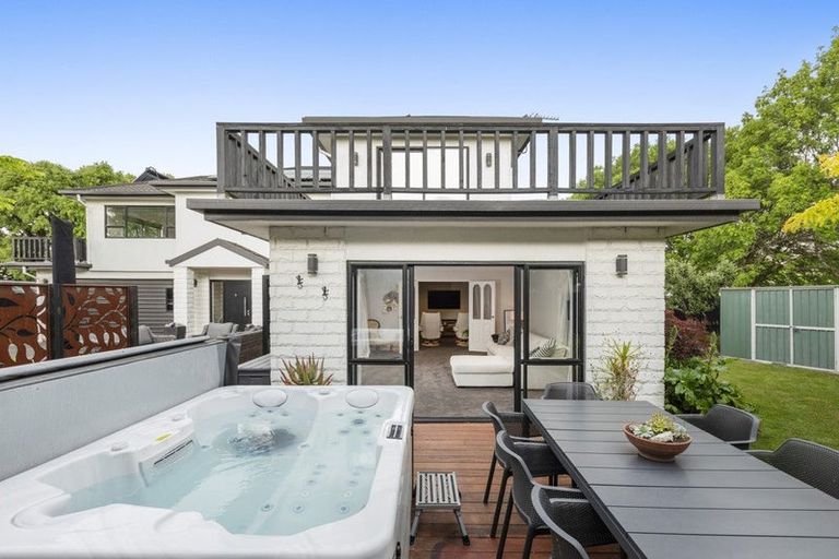 Photo of property in 84 Regency Crescent, Redwood, Christchurch, 8051