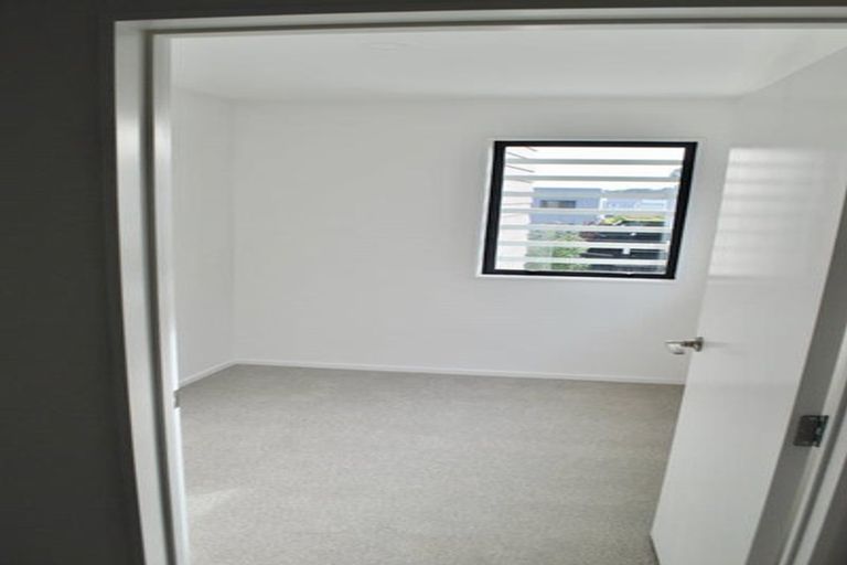 Photo of property in 5 Kaman Seasprite Road, Hobsonville, Auckland, 0616