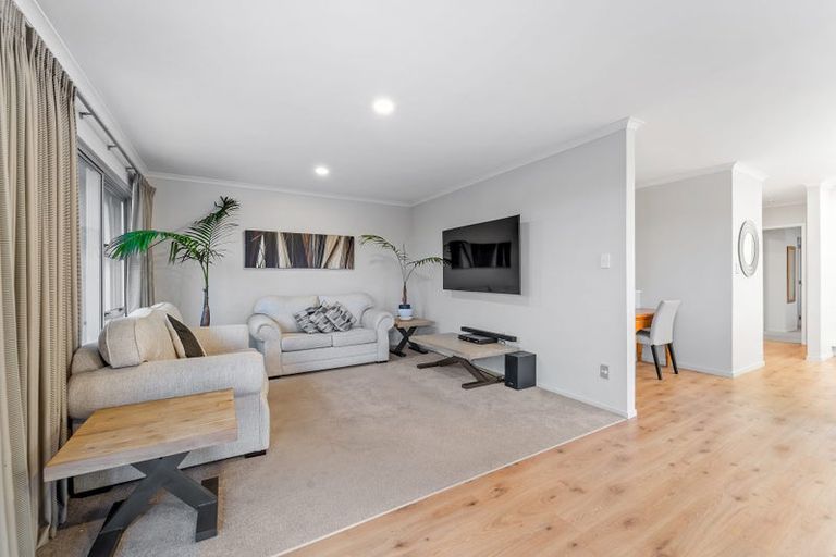 Photo of property in 107 Braemar Road, Castor Bay, Auckland, 0620