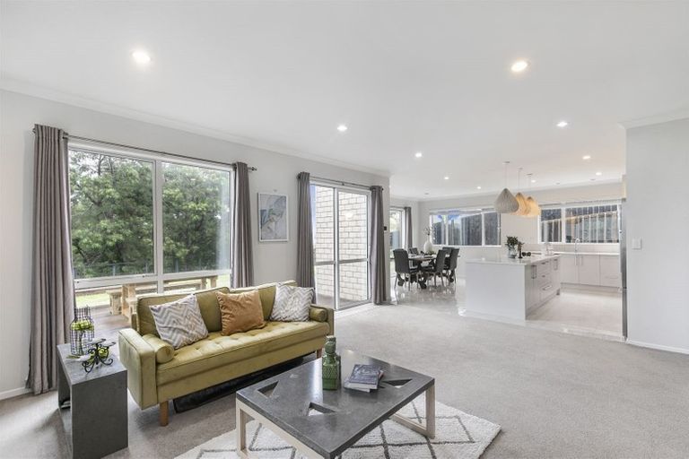 Photo of property in 102 Glendhu Road, Bayview, Auckland, 0629