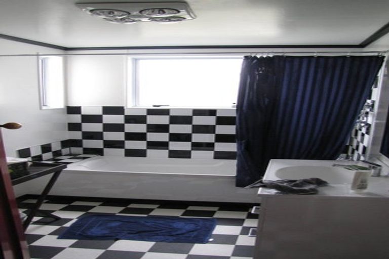 Photo of property in 75 Peel Street, Westport, 7825