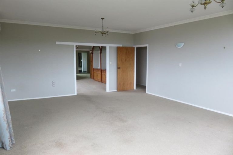 Photo of property in 16 Pitcairn Street, Oakura, 4314