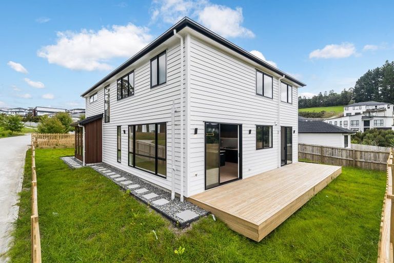 Photo of property in 5 Endurance Rise, Orewa, 0931